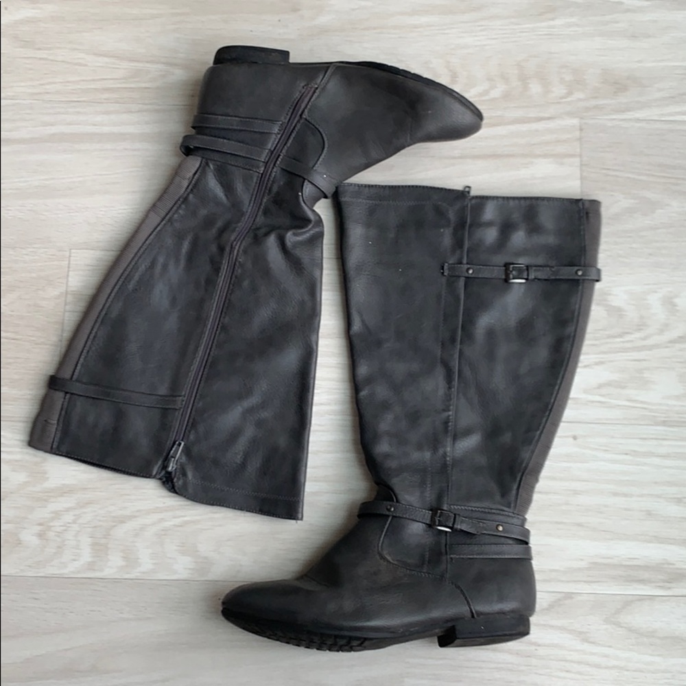 Gray wide calf riding boots size 9